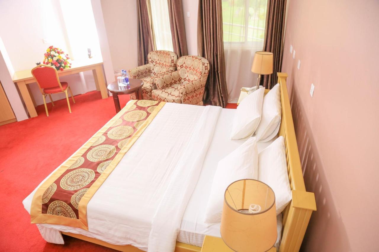 Hotel 7 Seasons Entebbe Esterno foto
