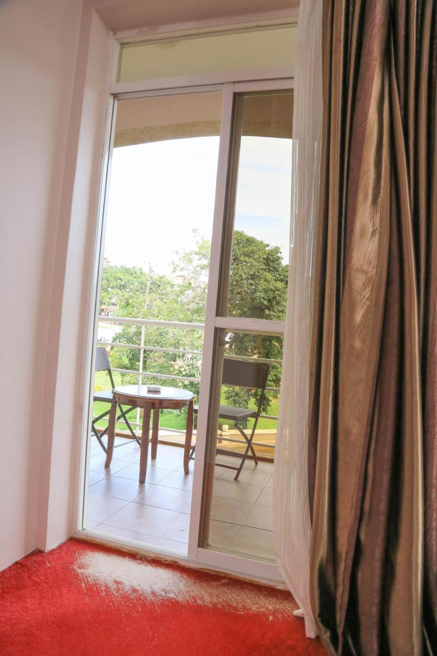 Hotel 7 Seasons Entebbe Esterno foto